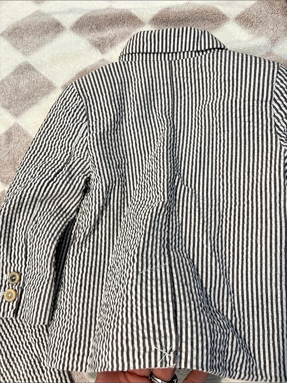 crazy 8 seersucker Striped Set Size 12-24M Like New - Picture 2 of 12